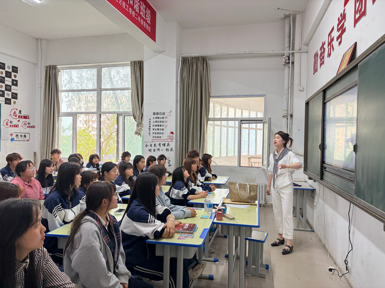 校园榜样・聚力同行 | 匠心筑班风，笃行绽芳华