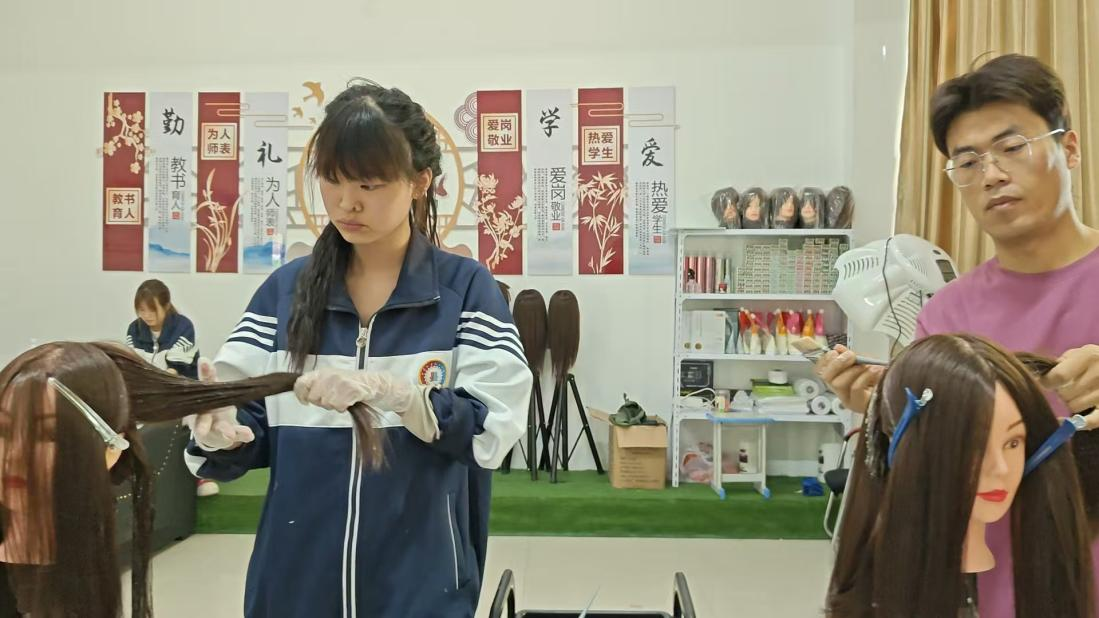 校园文字拼图・讲台边语 | 看着这群孩子，就像看见当年的自己